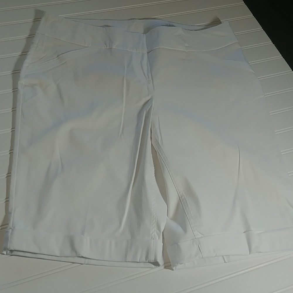 Alia Pull on Cuffed  Walking Shorts